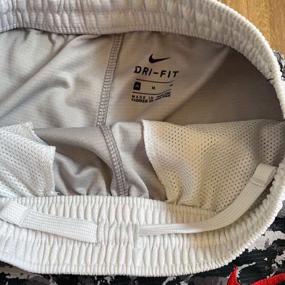 Nike shorts - Picture 6 of 12